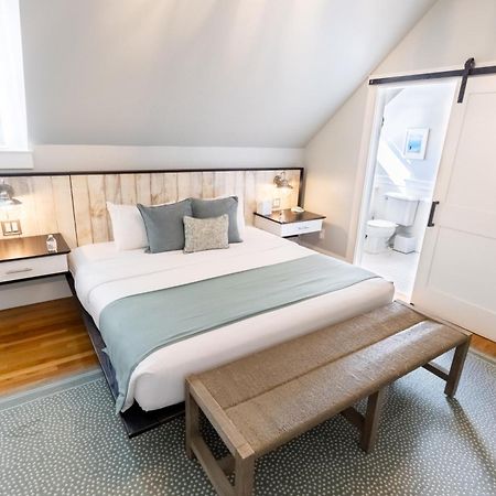 Paws On Pelham (Adults Only) Bed & Breakfast นิวพอร์ต ภายนอก รูปภาพ