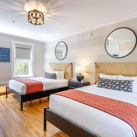 Paws On Pelham (Adults Only) Bed & Breakfast นิวพอร์ต ภายนอก รูปภาพ