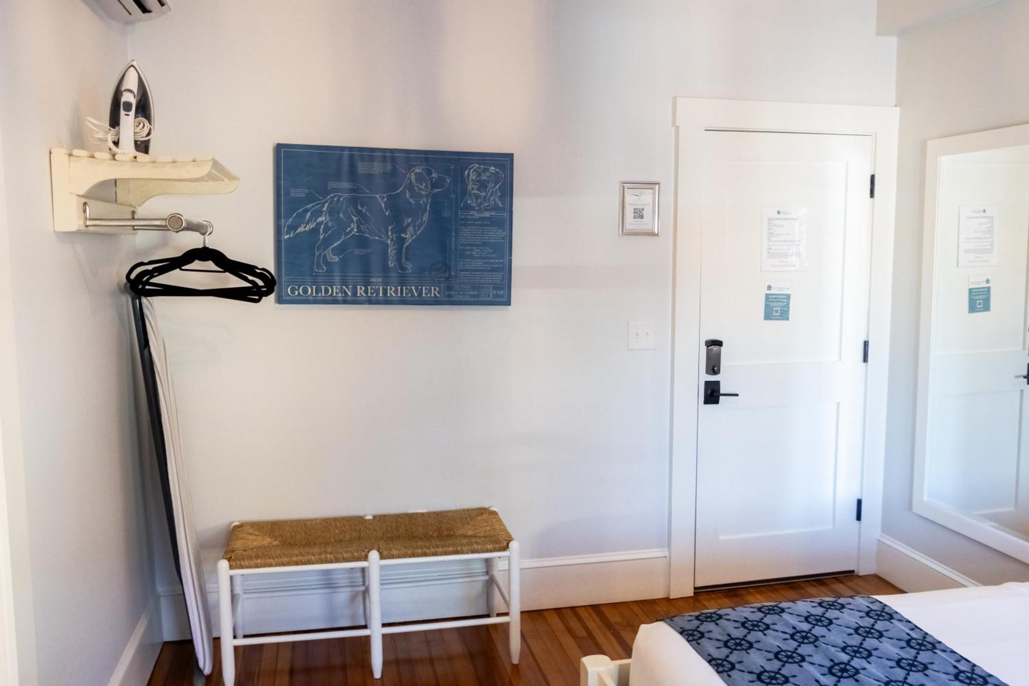 Paws On Pelham (Adults Only) Bed & Breakfast นิวพอร์ต ภายนอก รูปภาพ