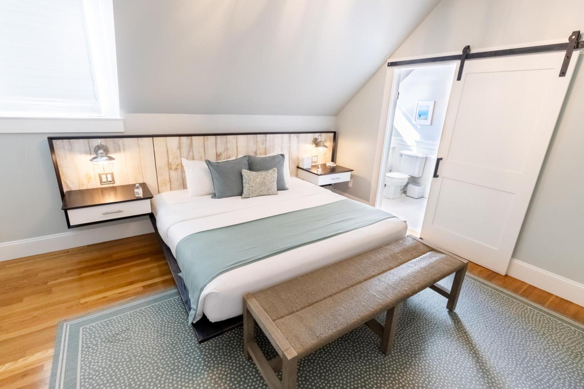 Paws On Pelham (Adults Only) Bed & Breakfast นิวพอร์ต ภายนอก รูปภาพ