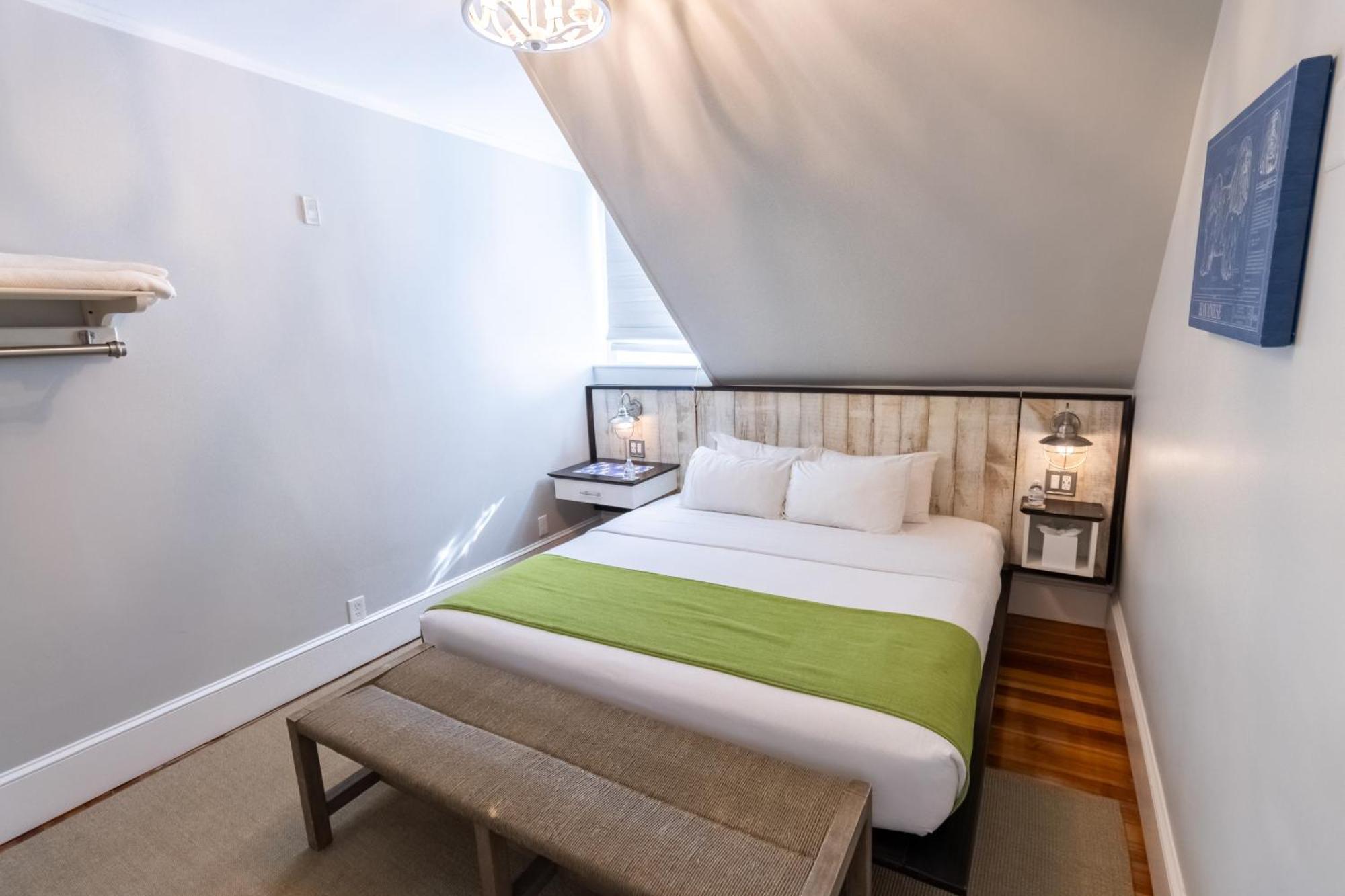 Paws On Pelham (Adults Only) Bed & Breakfast นิวพอร์ต ภายนอก รูปภาพ