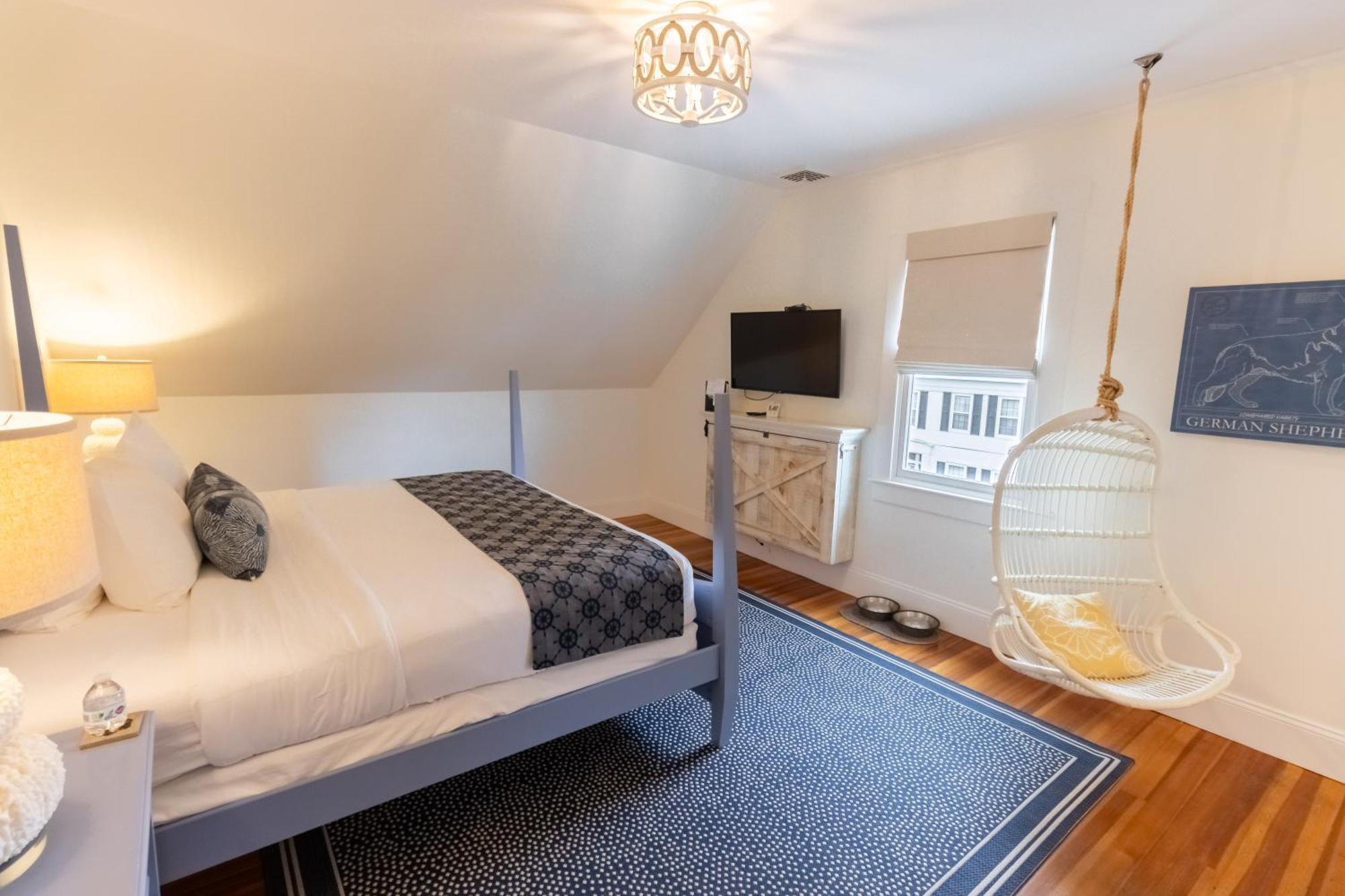 Paws On Pelham (Adults Only) Bed & Breakfast นิวพอร์ต ภายนอก รูปภาพ