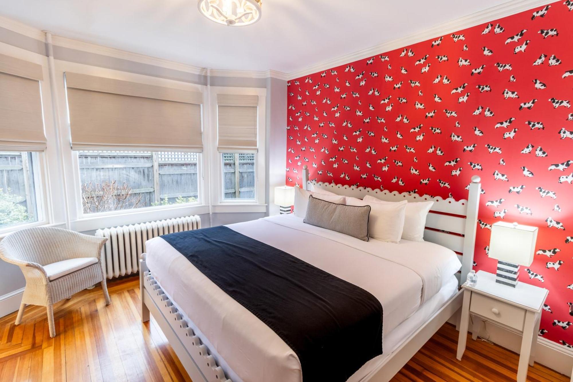 Paws On Pelham (Adults Only) Bed & Breakfast นิวพอร์ต ภายนอก รูปภาพ
