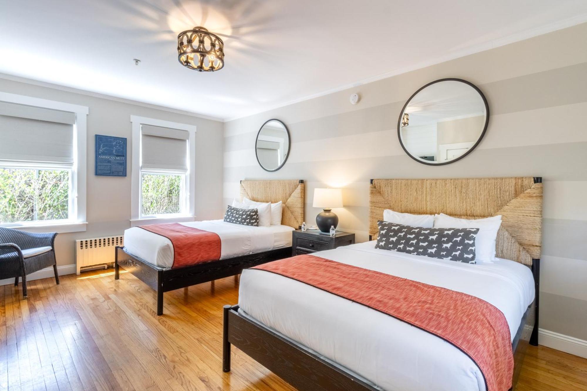 Paws On Pelham (Adults Only) Bed & Breakfast นิวพอร์ต ภายนอก รูปภาพ